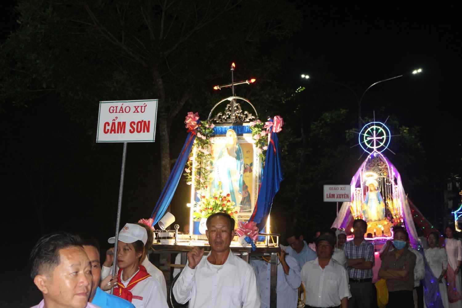  Cung nghinh tượng Đức Mẹ Maria toàn Giáo hạt  và dâng lễ tạ ơn tại Quảng trường